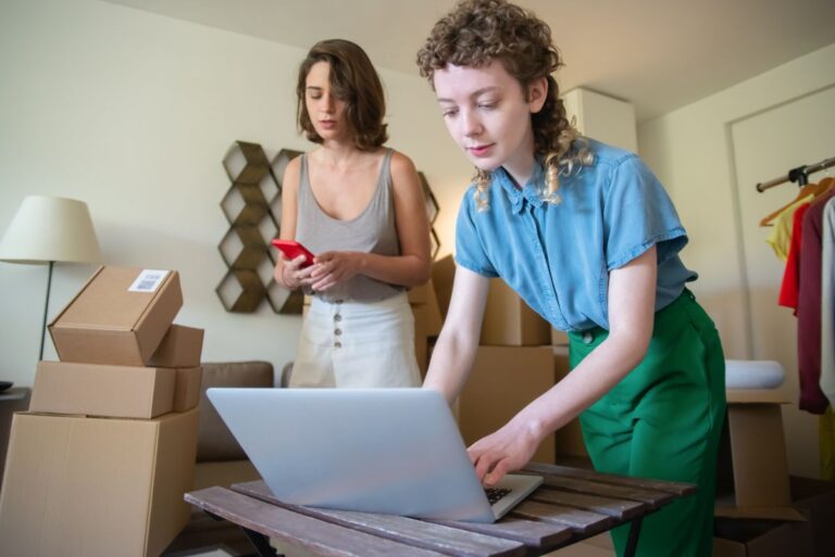 Shopee, Tokopedia, atau TikTok Shop? Cara Milih yang Paling Untung Buat Produkmu