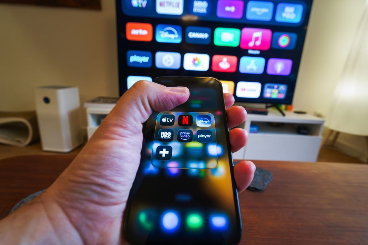 Aplikasi streaming subscription di smartphone dan smart TV