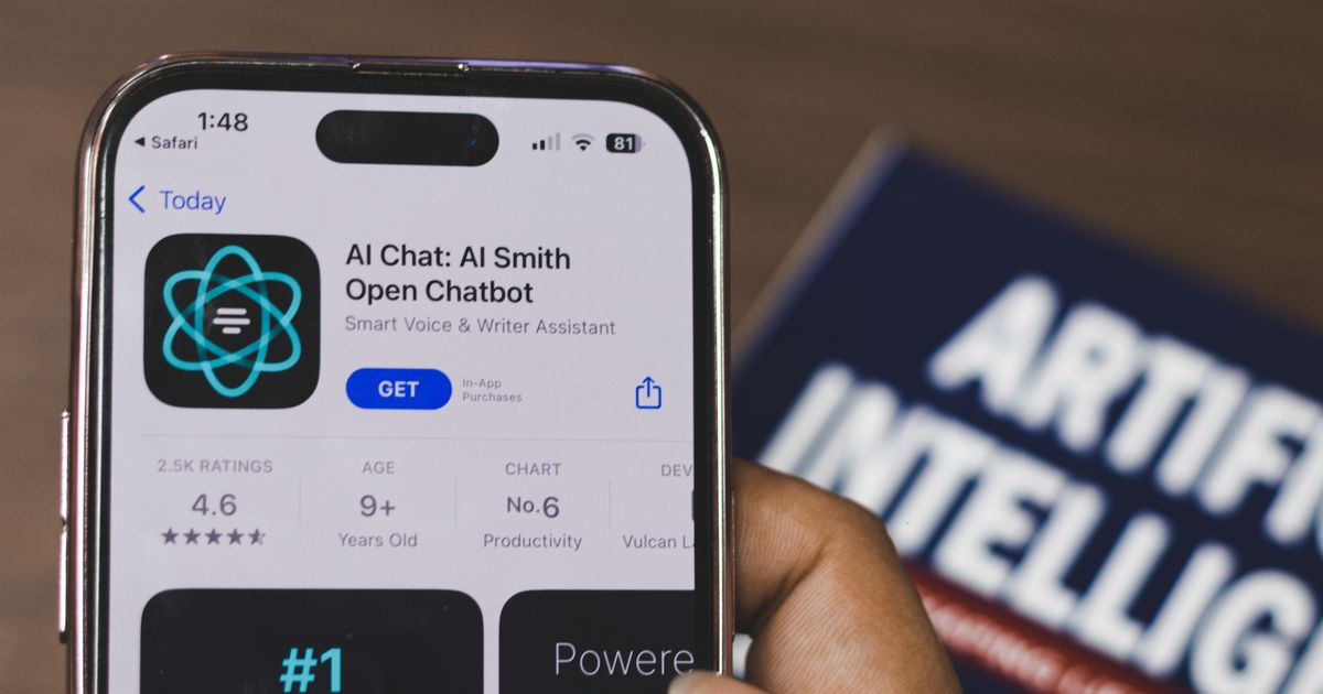 Ilustrasi AI Agent dan chatbot di smartphone